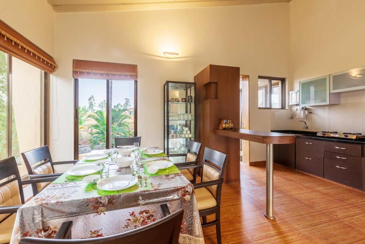 Stayvista'S Green Grove - A Modern Mountain-View Retreat With Lush Lawn Тримбак Экстерьер фото