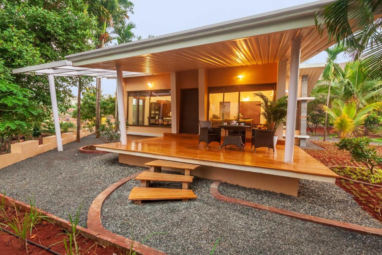 Stayvista'S Green Grove - A Modern Mountain-View Retreat With Lush Lawn Тримбак Экстерьер фото